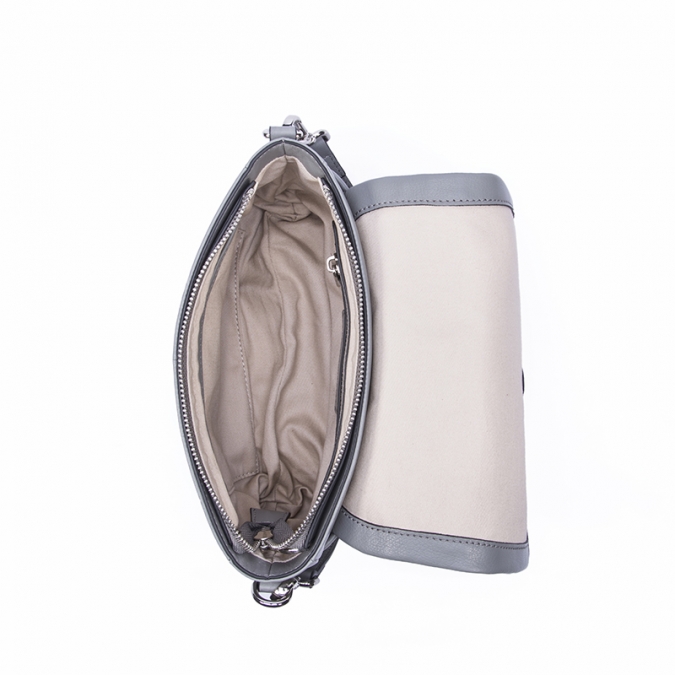 Petit sac bandoulière en cuir souple avec logo privé, couleur moq 
